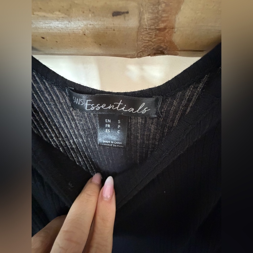 Essentials Black Ribbed bodysuit - Picture 4 of 4